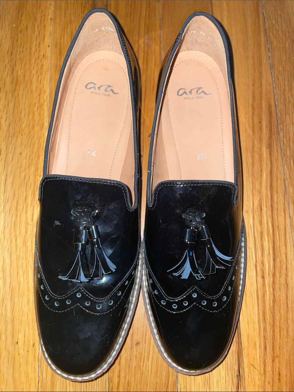 Ara Kay Black Patent Leather Tassel Loafers. Size 7.5. Flats